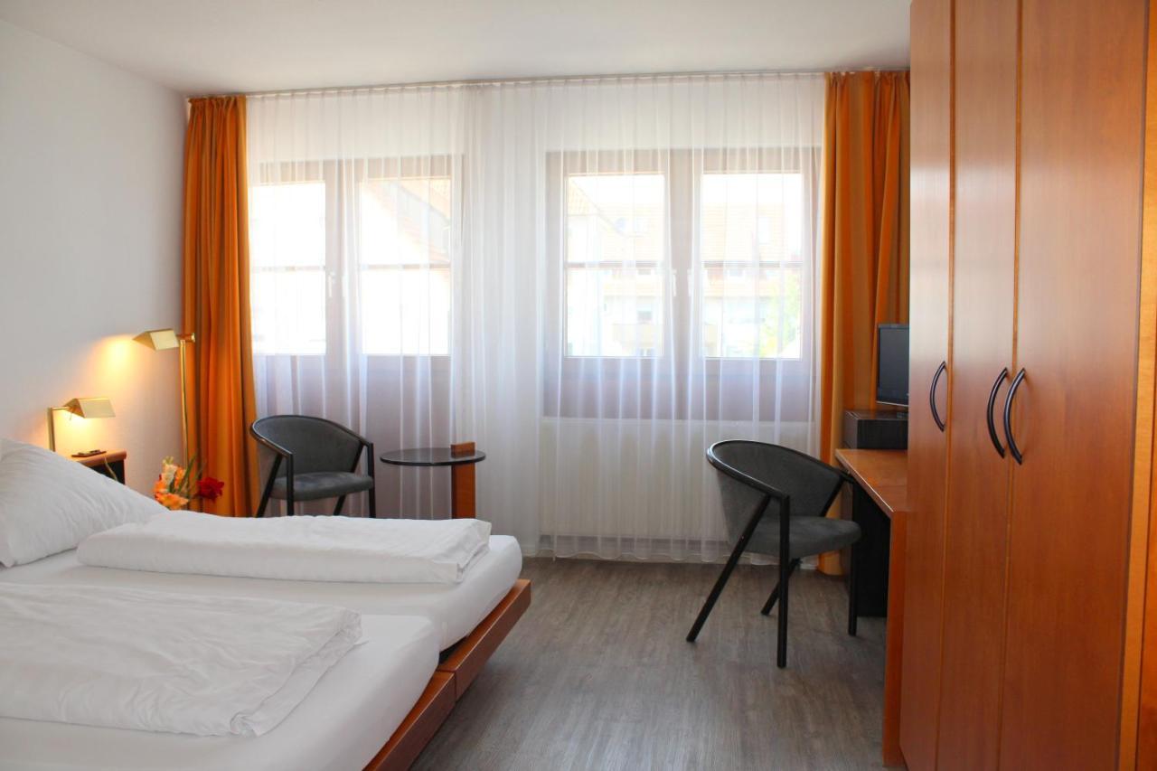 Nufringen Hotel Lamm מראה חיצוני תמונה
