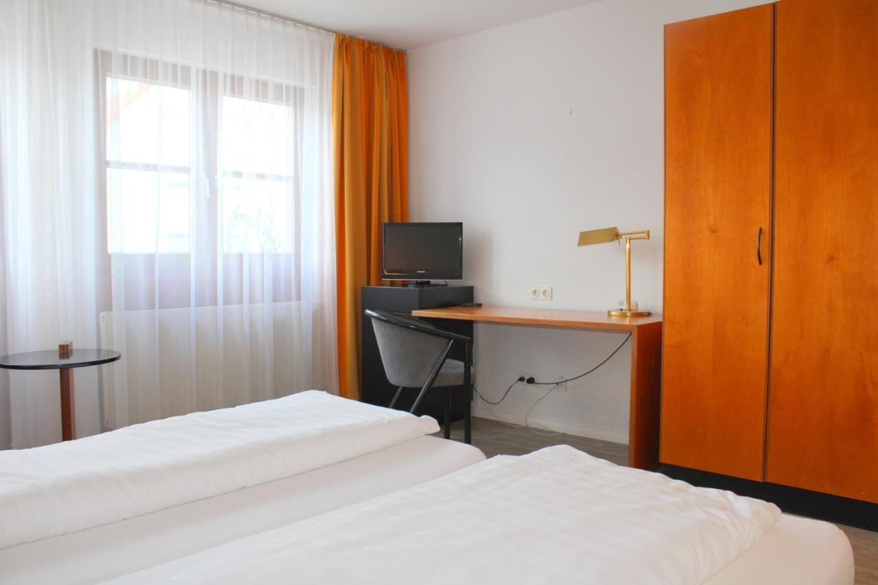 Nufringen Hotel Lamm מראה חיצוני תמונה
