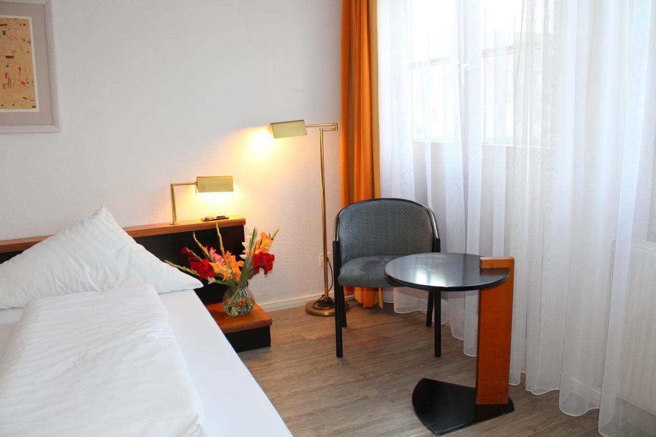 Nufringen Hotel Lamm מראה חיצוני תמונה