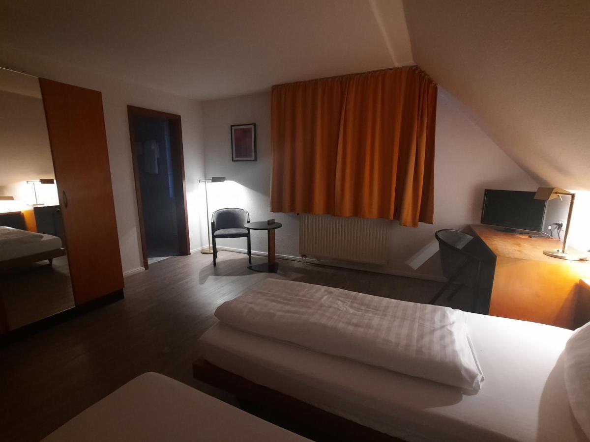 Nufringen Hotel Lamm מראה חיצוני תמונה
