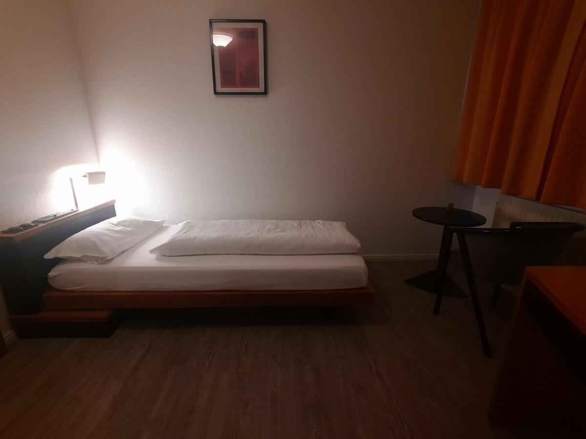 Nufringen Hotel Lamm מראה חיצוני תמונה